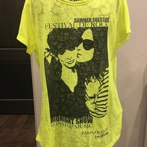 Express women’s tee